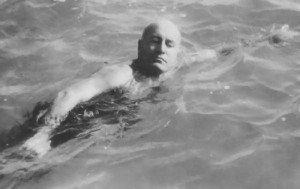 Mussolini nuotatore
